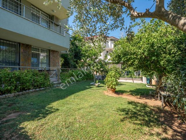 Marmaris Merkez'de Denize 500 Mt 6+1 İkiz Villa
