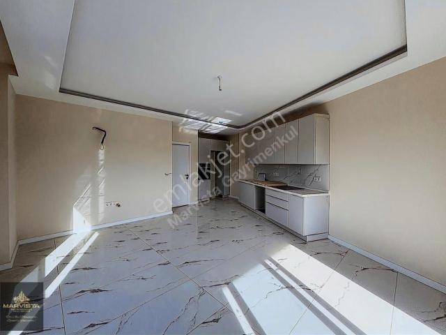 Marmaris Merkezde, Sıfır Binada, Geniş Satılık 5+1 Daire