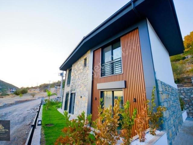 Marmaris Söğüt Mahallesi'nde Satılık Lüks Villa