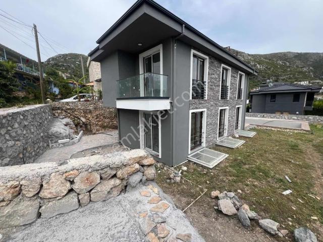 Marmaris Söğüt'te Panoramik Deniz Manzaralı 4+1 Villa