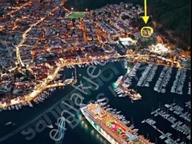 Marmarisde Marina'ya 100metre Satılık 3+1 Rezidans Daire