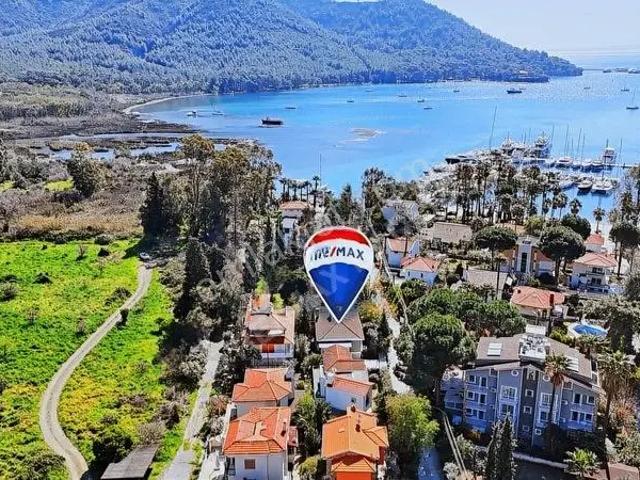 Marmaris'in Denize En Yakın Satılık Villası 5+2