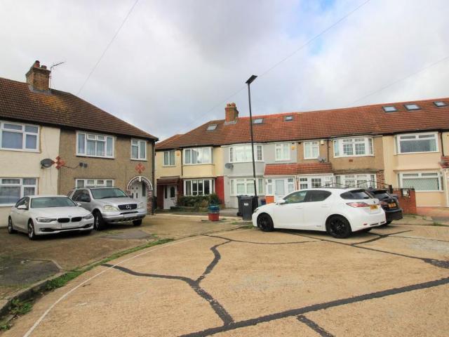 Marnell Way, Hounslow, TW4 5 bed end of terrace house to rent £2,950 pcm £681 pw