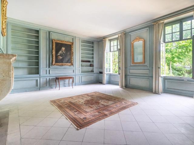 Marnes la Coquette PLACE DU VILLAGE Maison ancienne 347,71m² Terrain 616m²