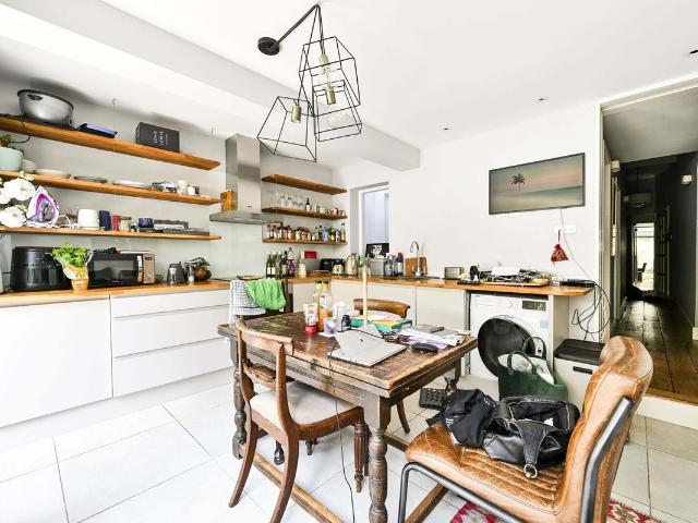Marney Road, Clapham Common North Side, London SW11, 2 bed flat to rent, £2,750 pcm | PrimeLocation