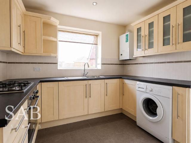 Marnham Crescent, Greenford, UB6 3 bed semi detached house to rent £2,400 pcm £554 pw