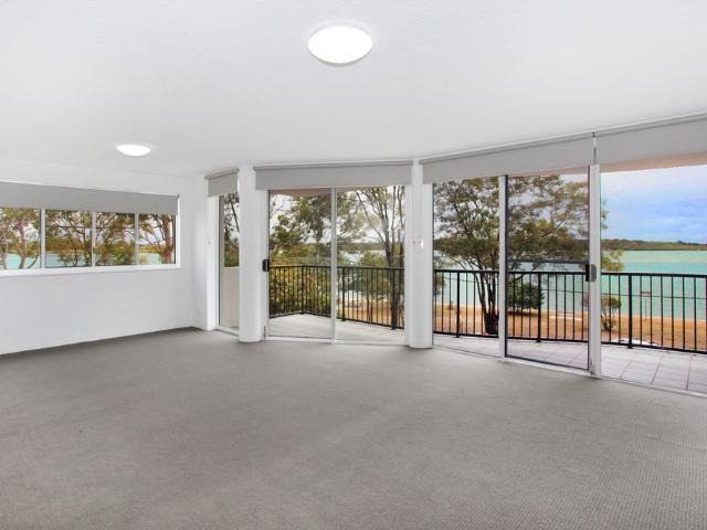Maroochydore Waterfront Unit