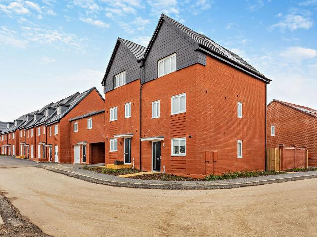 Marram Crescent, Harpole, Northampton NN7, 3 bed property to rent, £1,650 pcm | PrimeLocation