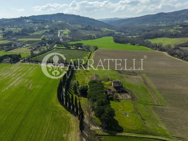 Marsciano, stupendo casale di circa 450mq con terreno di cir. 700m² Marsciano