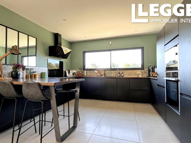 MARSAC SUR L'ISLE 24430 Superbe maison récente avec piscine et appartement indépendant