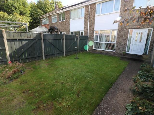 Marsdale, Sutton Park Estate, Hull 3 bed terraced house to rent £700 pcm £162 pw