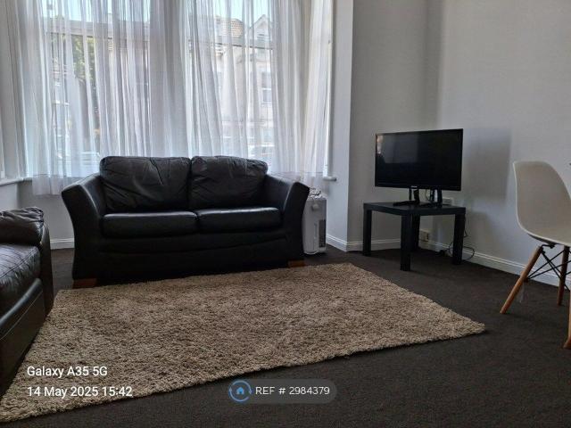 Marsden House, Bournemouth BH5, 2 bed flat to rent, £1,100 pcm | PrimeLocation