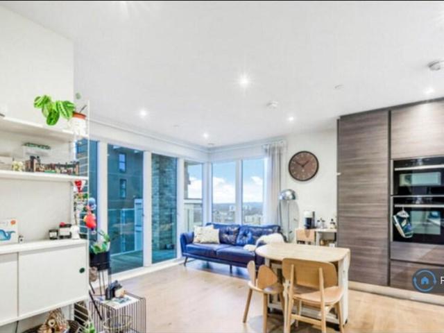 Marsden House, London, SE3 2 bed flat to rent £2,500 pcm £577 pw