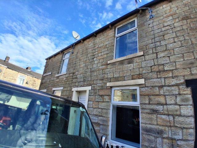 Marsden Street, Accrington BB5 2 bed terraced house to rent £595 pcm £137 pw