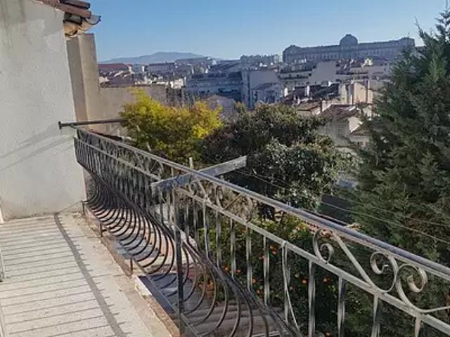 Marseille 3ème 13003 Achat / Vente appartement 2 pièces t2 au dernier étage balcon