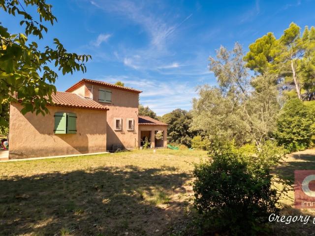 MARSEILLE 11e Maison provençale 3 ch. sur 4 000 m² de terrai. 170m² Marseille 11ème