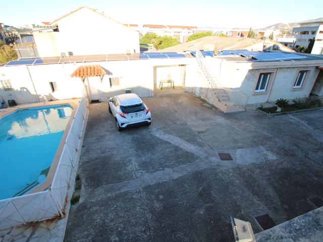 MARSEILLE 13008 TRIPLE HABITATION SUR 827M2 DE TERRAIN
