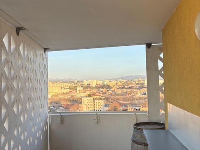 Marseille 13015, Appartement T3, résidence haut de gamme avec terrasse, vue mer