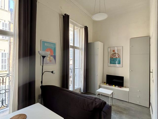 MARSEILLE 1ER STUDIO MEUBLE QUARTIER CHAPITRE REFORMES