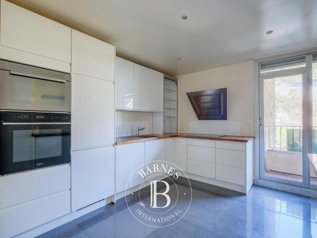 Marseille 7ème, Appartement 3 Chambres 121 m² en location