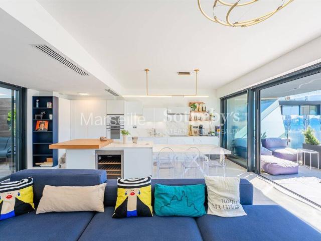 Marseille 7ème, Catalans Appartement première ligne sur la mer