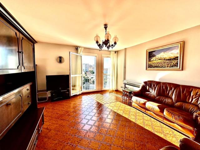 MARSEILLE 4e / 13e – Secteur Chutes Lavie,T4/5 Traversant – 93 m² – Vue Panoramique – Copropriété Calme +Double Box de 22m2 en SUS