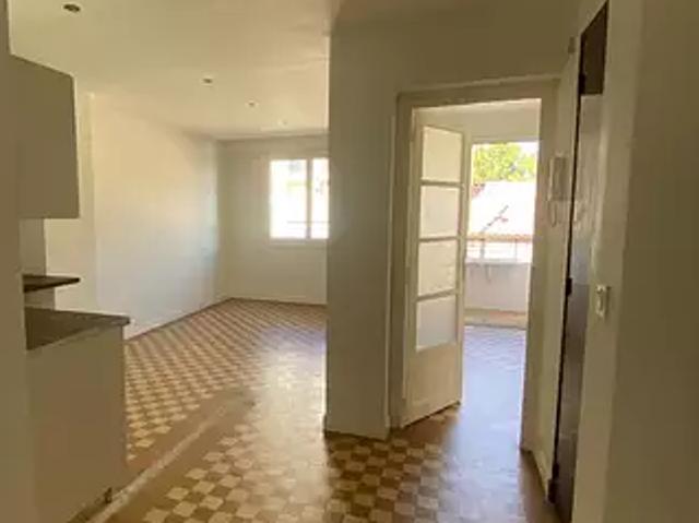 Marseille 4ème 13004 Location appartement 2 pièces t2 balcon