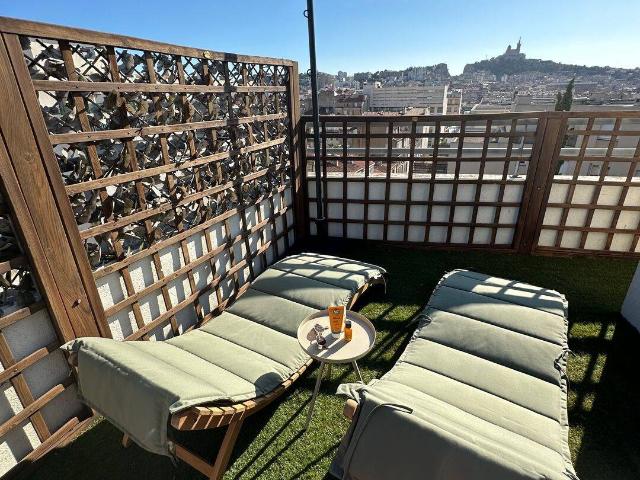 Marseille 6e – Quartier Lodi | Duplex meublé avec terrasse et vue sur Notre Dame de la Garde