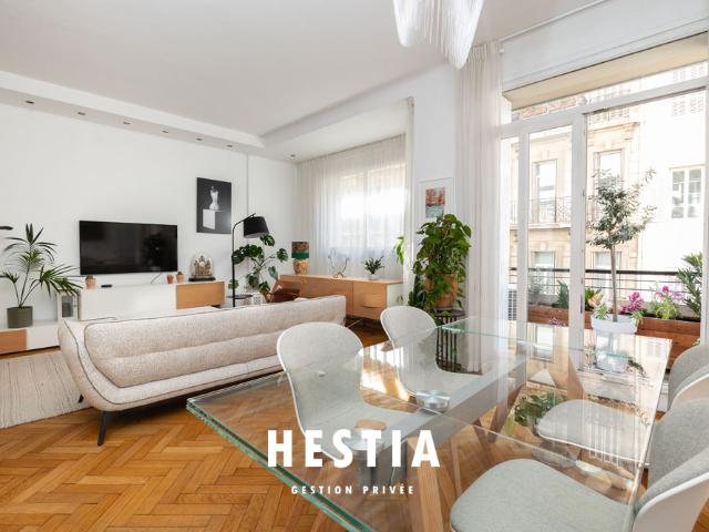 Marseille 6e – Rue Paradis – T3/4 de 114 m² rénové avec cachet