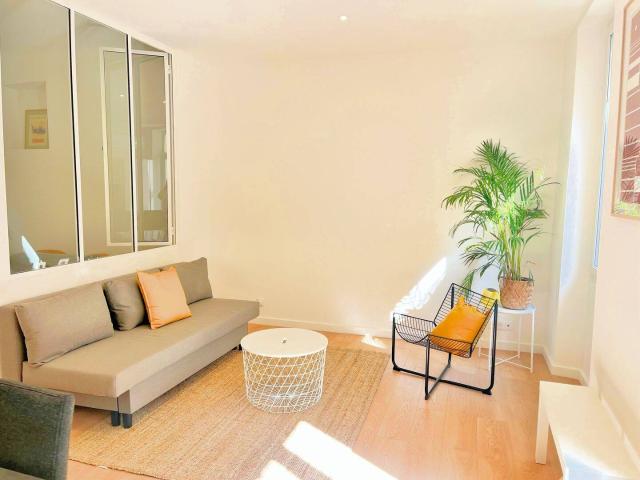 MARSEILLE 6e – VAUBAN – T2 MEUBLÉ RÉNOVÉ – 47 m² – 1 200 € CC