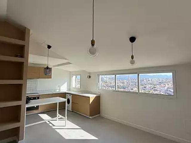 Marseille 6ème 13006 Location appartement 3 pièces t3 au dernier étage