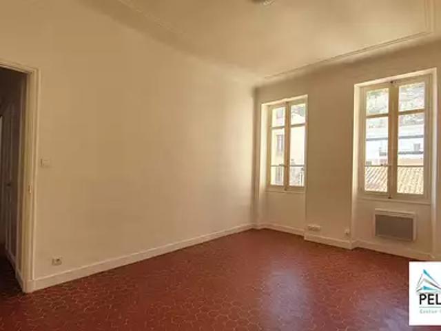 Marseille 6ème 13006 Location appartement 3 pièces t3 au dernier étage