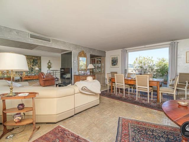 Marseille 8? Saint Giniez à vendre T6 Duplex toit terrasse