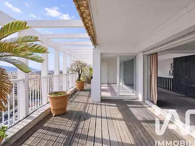 Marseille 8ème 13008 Achat / Vente appartement 5 pièces t5 au dernier étage