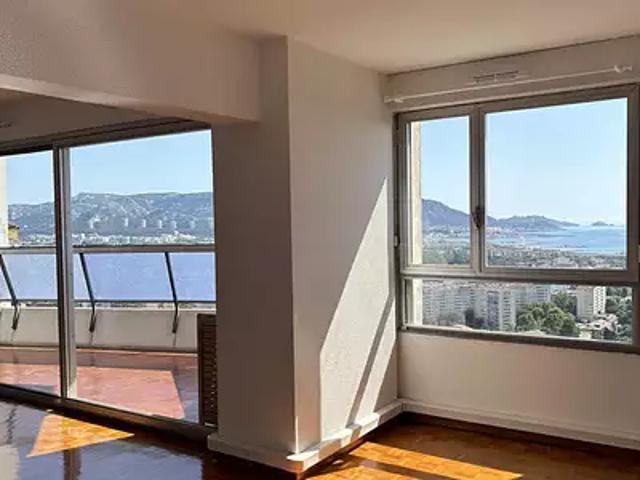 Marseille 8ème 13008 Achat / Vente appartement 3 pièces t3 au dernier étage piscine