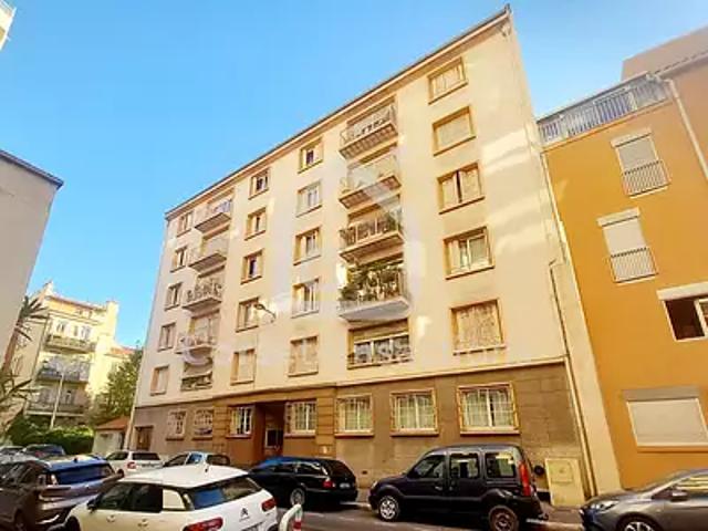 Marseille 8ème 13008 Achat / Vente appartement 3 pièces t3 cave
