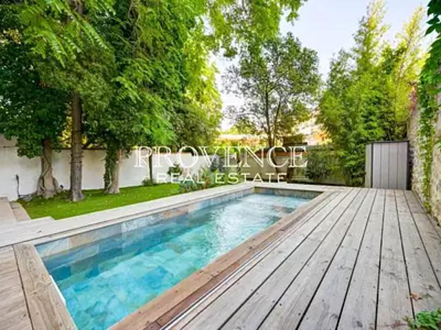 Marseille 8ème 13008 Location appartement 5 pièces t5 piscine