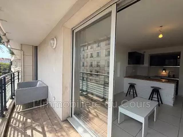 Marseille 8ème 13008 Location appartement 2 pièces t2 terrasse
