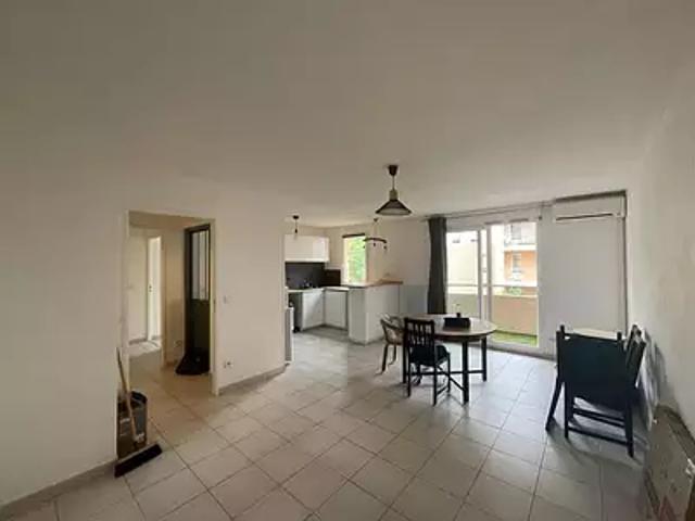 Marseille 8ème 13008 Location appartement 2 pièces t2 balcon