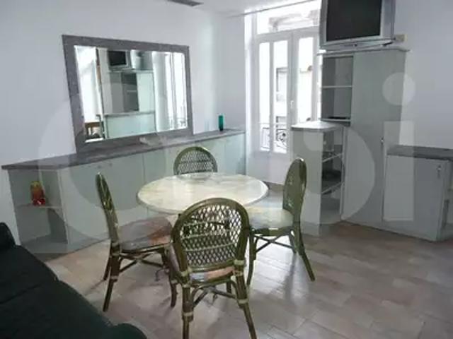 Marseille 8ème 13008 Location appartement 2 pièces t2 cave