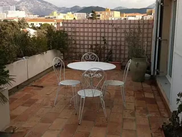 Marseille 8ème 13008 Location appartement 3 pièces t3 au dernier étage terrasse