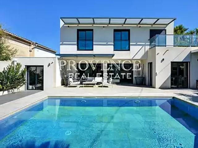 Marseille 8ème 13008 Location maison 5 pièces t5 piscine