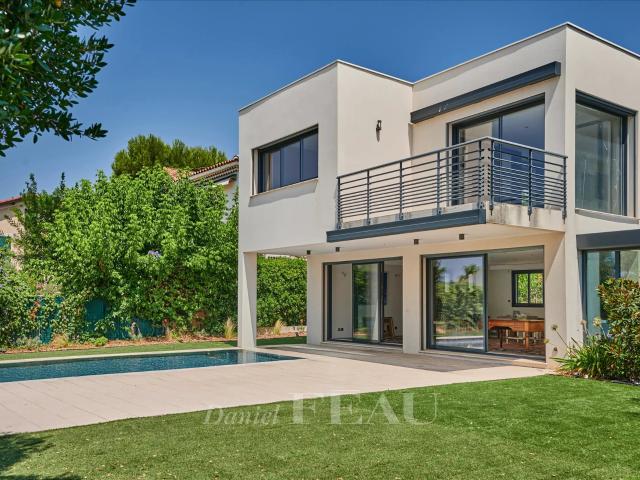 Marseille 8ème Maison familiale au cœur d'une résidence sé. 338m² Marseille 8ème