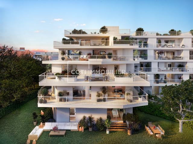 MARSEILLE AVENUE DU PRADO 5 PIECES AVEC TERRASSE 135.20m2