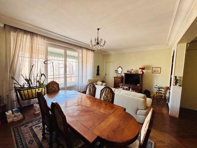 MARSEILLE PRADO 13008 TYPE 4 ETAGE ELEVE 108,81m2LC TRAVERSANT DOUBLE BALCONS