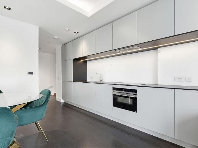 Marsh Wall, London E14, 1 bed flat to rent, £3,000 pcm | PrimeLocation