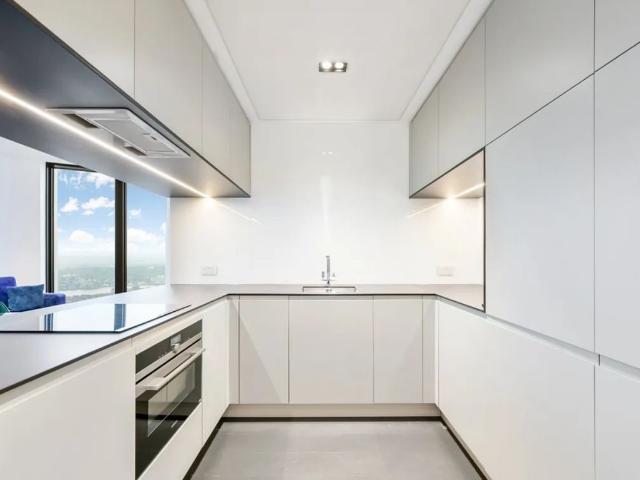 Marsh Wall, London E14, 2 bed flat to rent, £3,380 pcm | PrimeLocation