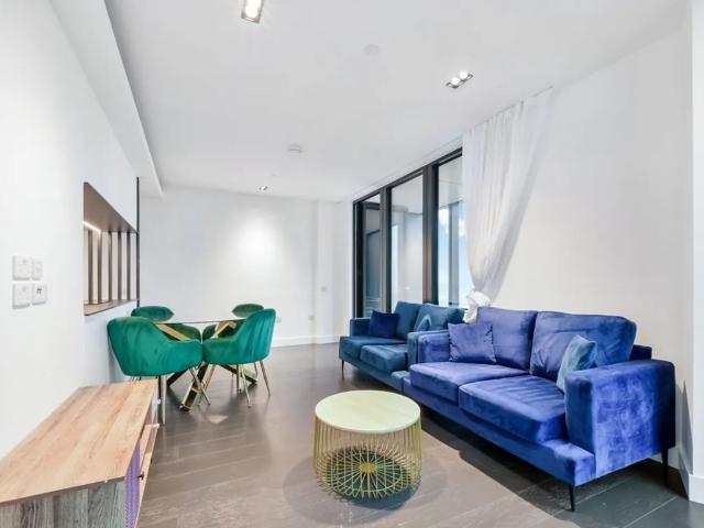 Marsh Wall, London E14, 2 bed flat to rent, £3,380 pcm | PrimeLocation
