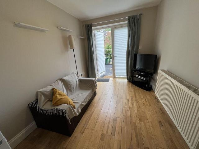 Marsh Lane, London NW7 1 bed detached house to rent £1,400 pcm £323 pw