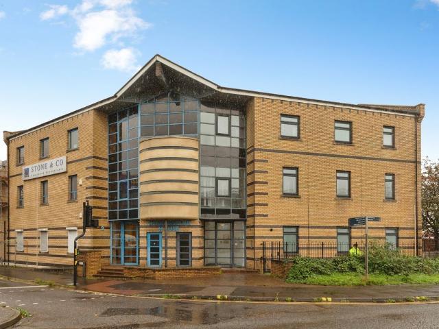 Marsh Road, Bristol BS3, 2 bed flat to rent, £1,400 pcm | PrimeLocation